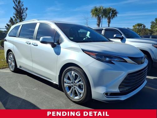 2024 Toyota Sienna Platinum