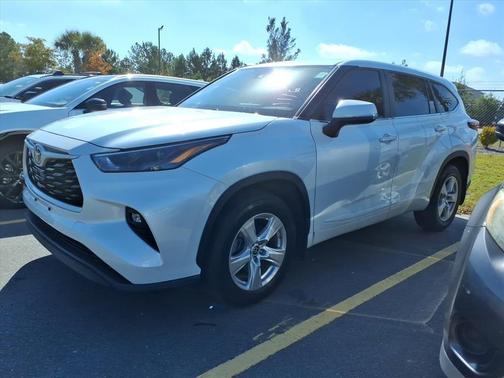 2023 Toyota Highlander LE