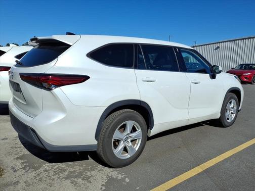 2022 Toyota Highlander L