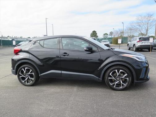 2021 Toyota C-HR XLE