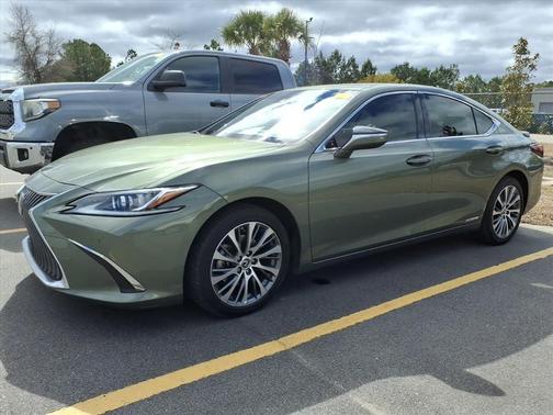 2019 Lexus ES 300h Base