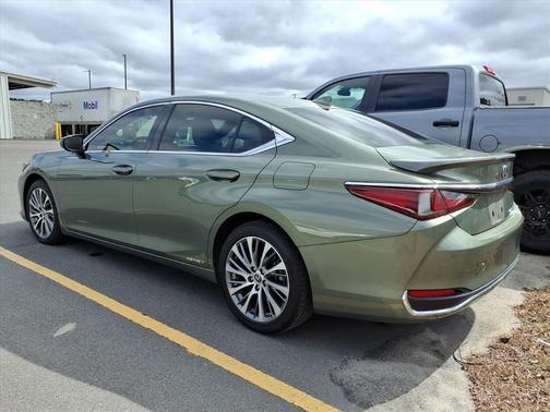 2019 Lexus ES 300h Base
