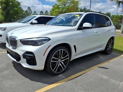 Mineral White Metallic 2023 BMW X5 sDrive40i