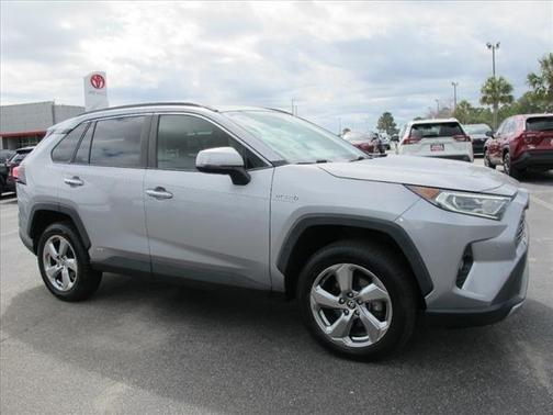 2020 Toyota RAV4 Hybrid SE