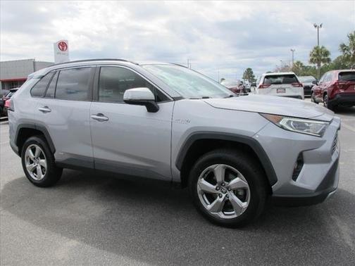 2020 Toyota RAV4 Hybrid SE