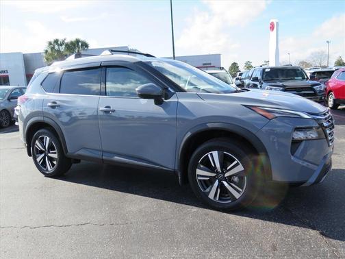 2025 Nissan Rogue SL