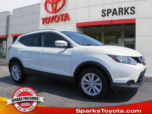 Pearl White 2017 Nissan Rogue Sport SV