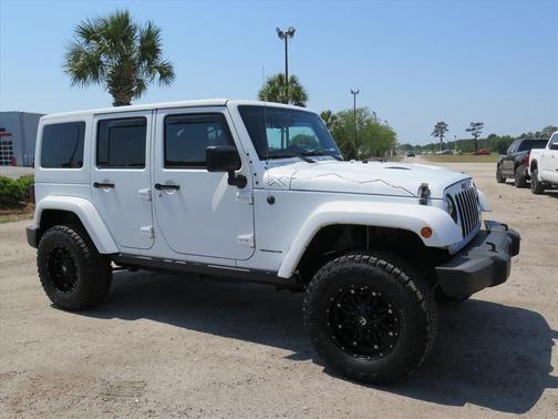Bright White Clearcoat 2015 Jeep Wrangler Unlimited Sahara