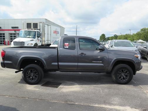 2022 Toyota Tacoma SR5
