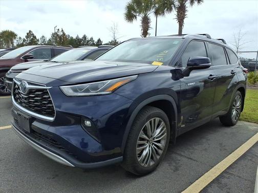 2021 Toyota Highlander Hybrid Platinum