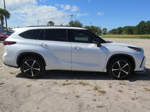 2022 Toyota Highlander XSE