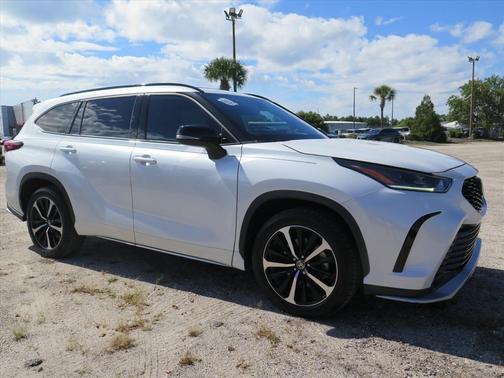 2022 Toyota Highlander XSE