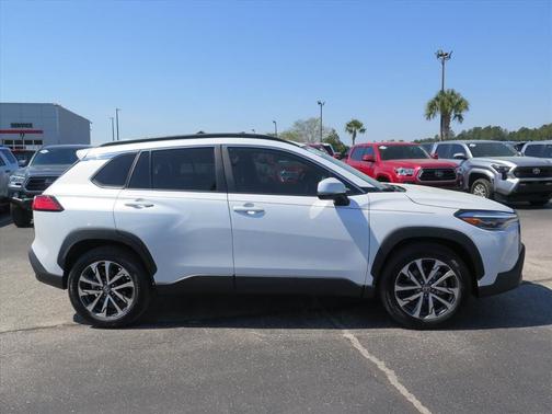 2023 Toyota Corolla Cross XLE