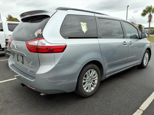 2015 Toyota Sienna XLE