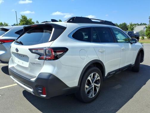 Crystal White Pearl 2021 Subaru Outback Limited