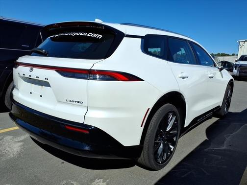 2025 Toyota Crown Signia Limited