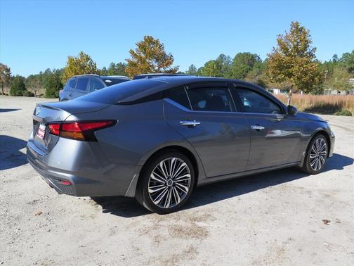 2023 Nissan Altima 2.5 SL
