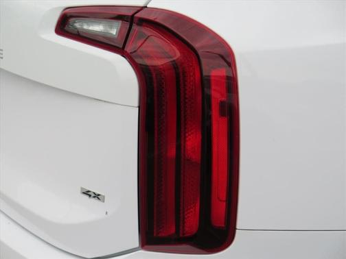 Glacial White Pearl 2023 Kia Telluride S
