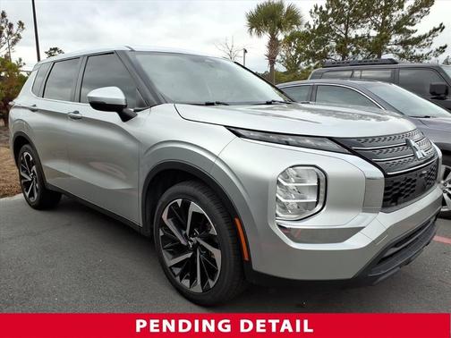 2022 Mitsubishi Outlander ES