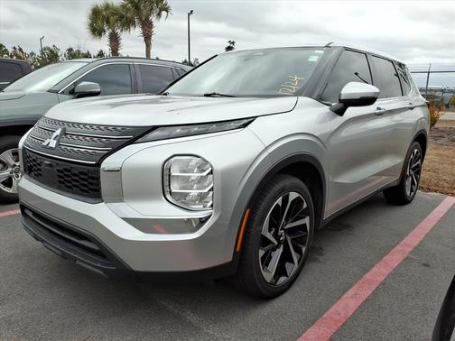 2022 Mitsubishi Outlander ES