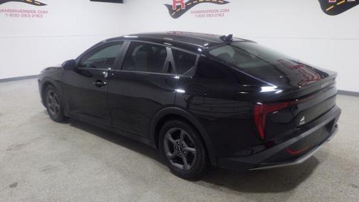 Black 2025 Kia K4