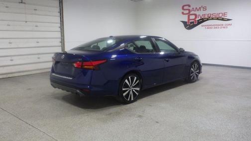 Deep Blue Pearl 2021 Nissan Altima 2.5 SR
