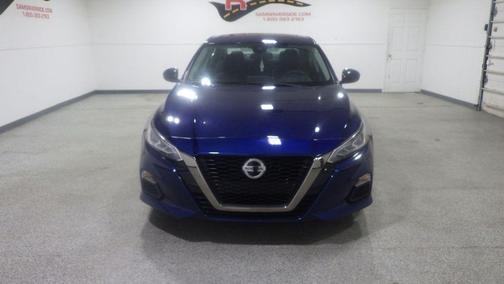 Deep Blue Pearl 2021 Nissan Altima 2.5 SR