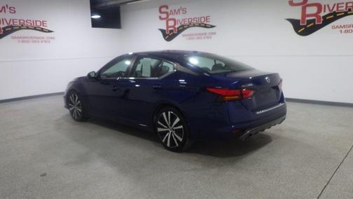 Deep Blue Pearl 2021 Nissan Altima 2.5 SR