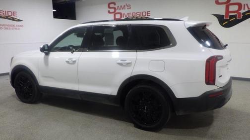 Glacial White Pearl 2022 Kia Telluride EX
