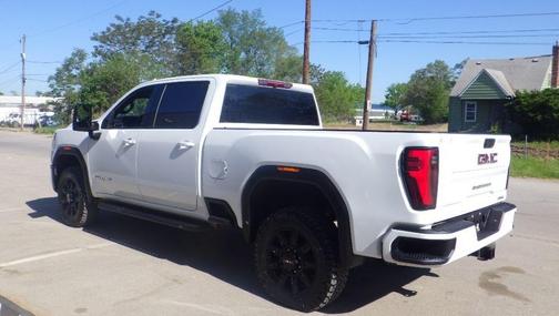 2024 GMC Sierra 2500 AT4