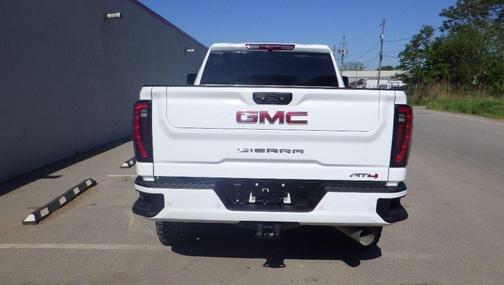 2024 GMC Sierra 2500 AT4