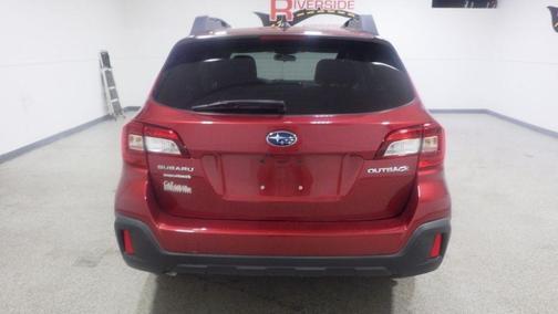 Crimson Red Pearl 2018 Subaru Outback 2.5i Premium