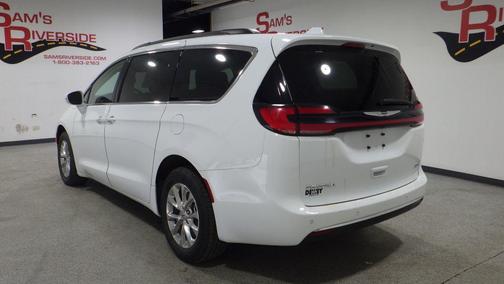 2022 Chrysler Pacifica Touring-L