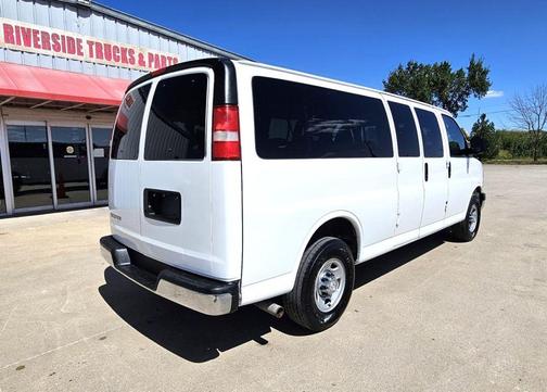 2017 Chevrolet Express 3500 LT