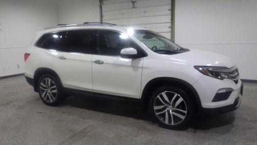 White 2016 Honda Pilot Elite