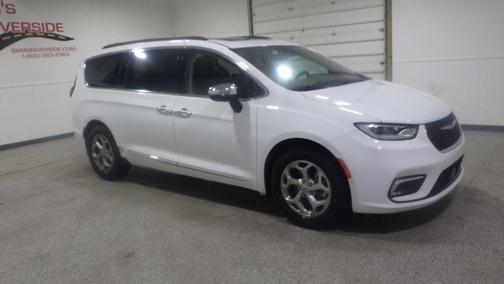 White 2023 Chrysler Pacifica Limited