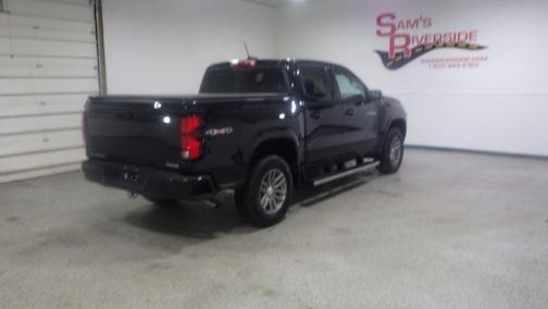 Black 2025 Chevrolet Colorado LT