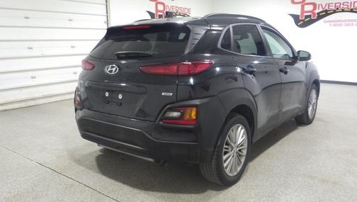 2021 Hyundai KONA SEL Plus