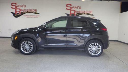 2021 Hyundai KONA SEL Plus