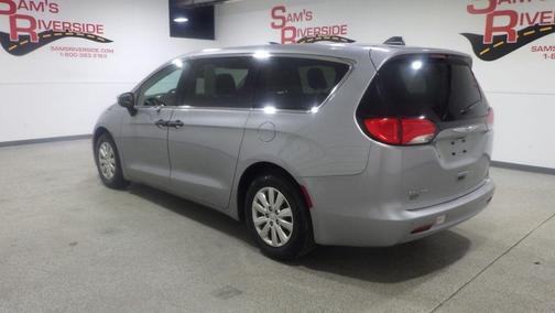 Silver 2019 Chrysler Pacifica L