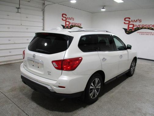 2019 Nissan Pathfinder SL