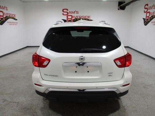 2019 Nissan Pathfinder SL