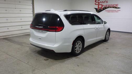 2022 Chrysler Pacifica Touring-L