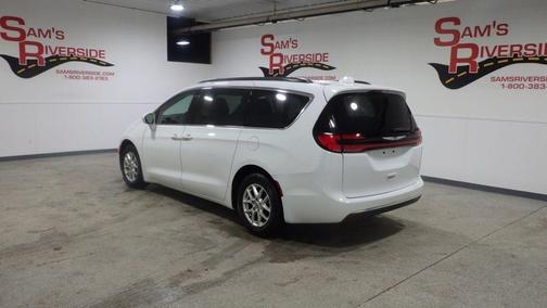 2022 Chrysler Pacifica Touring-L