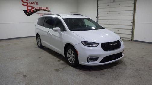 2022 Chrysler Pacifica Touring-L