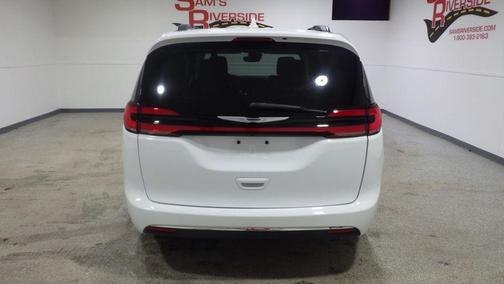 2022 Chrysler Pacifica Touring-L