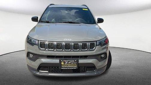 Sting Gray Clearcoat 2023 Jeep Compass Latitude