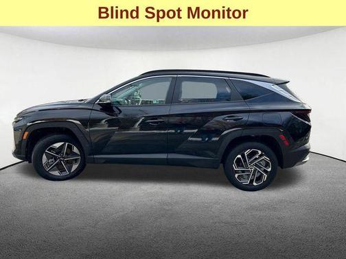 Phantom Black 2025 Hyundai TUCSON SEL Convenience