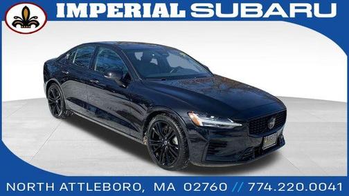 2025 Volvo S60 Plug-In Hybrid T8 Ultra Black Edition