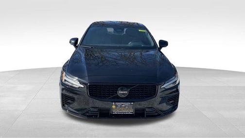 2025 Volvo S60 Plug-In Hybrid T8 Ultra Black Edition